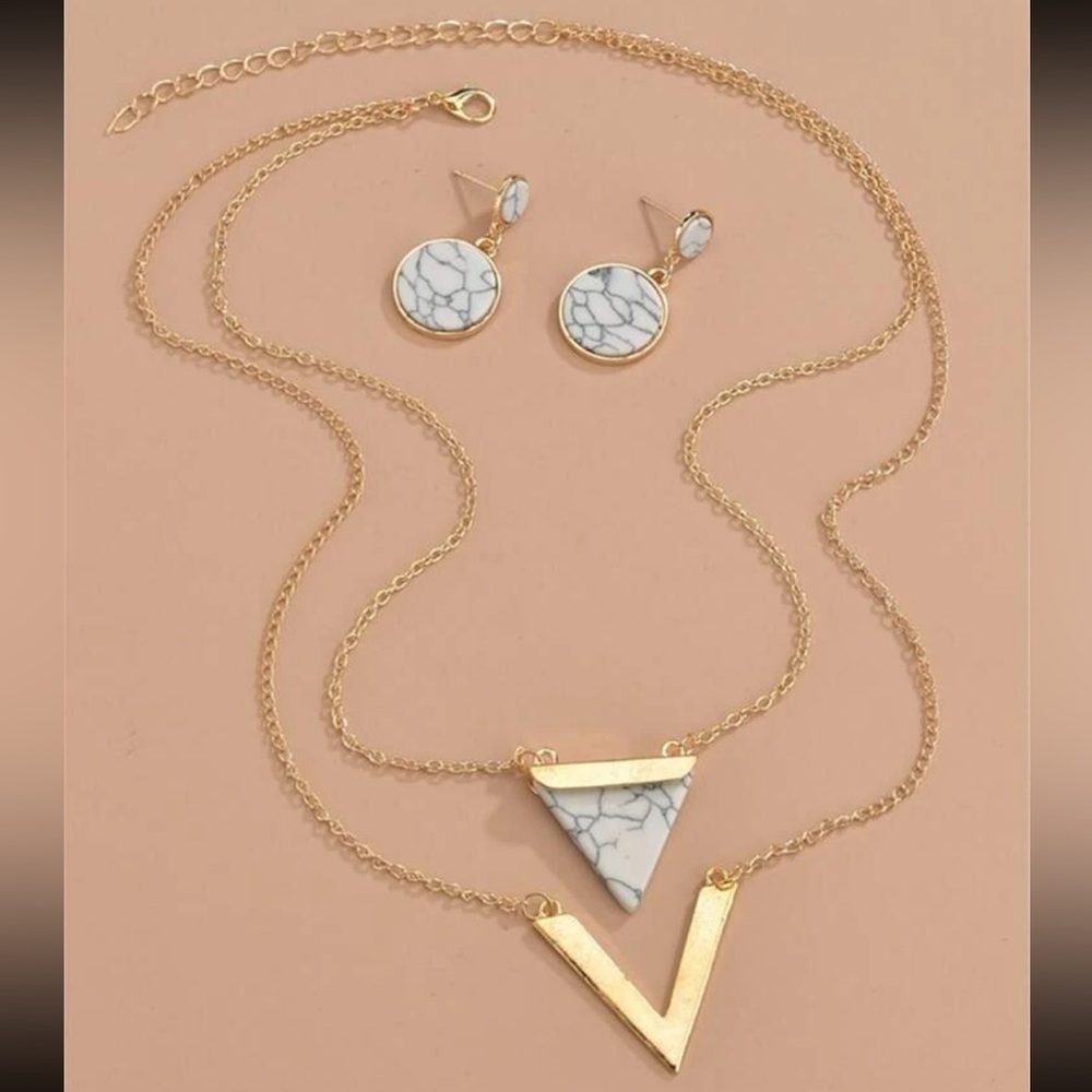 Geomatric Marble Pattern Triangle Pendent Necklace with Earrings Set